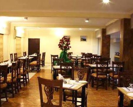 Sarovar Portico Badrinath Hotel Joshīmath Étterem fotó