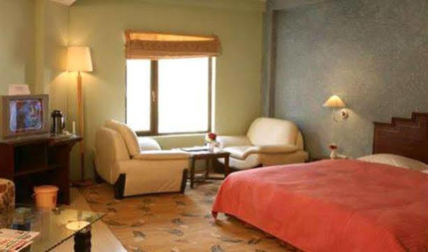 Sarovar Portico Badrinath Hotel Joshīmath Szoba fotó